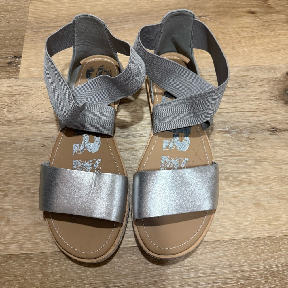 Sorel Ella Sandal Metallic Silver Grey Elastic Strap Flat Sandals NL3202-034 8.5